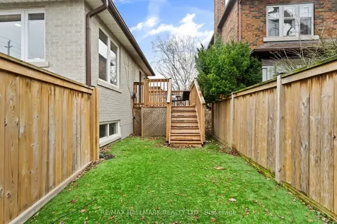 431 Beresford Avenue Toronto ON M6S 3B6