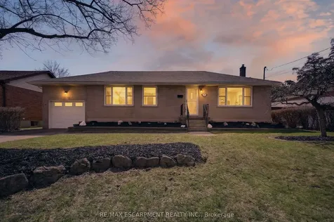 1055 Shepherd's Drive Burlington ON L7T 3R4