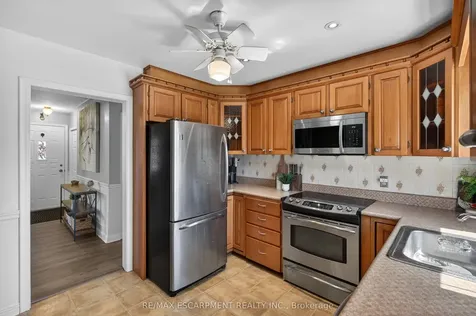 1055 Shepherd's Drive Burlington ON L7T 3R4