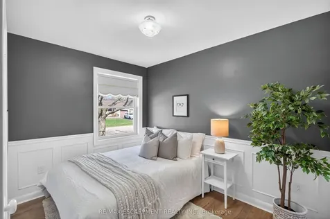 1055 Shepherd's Drive Burlington ON L7T 3R4