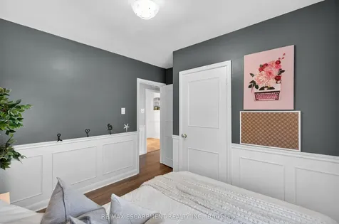 1055 Shepherd's Drive Burlington ON L7T 3R4
