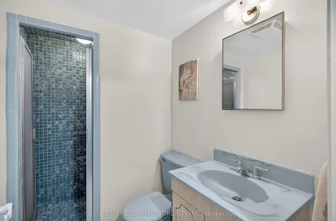 1055 Shepherd's Drive Burlington ON L7T 3R4