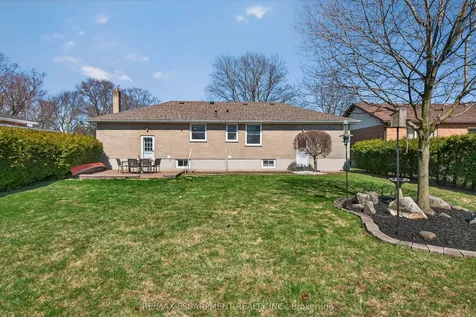 1055 Shepherd's Drive Burlington ON L7T 3R4