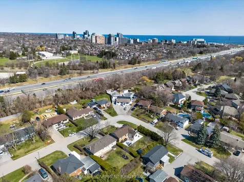 1055 Shepherd's Drive Burlington ON L7T 3R4