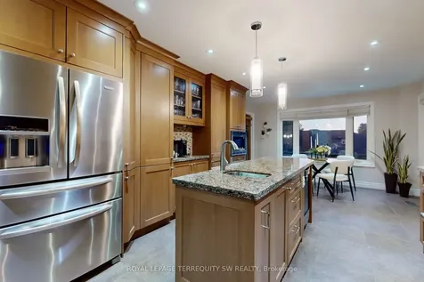 8 Chalmers Court Brampton ON L6Z 3G9