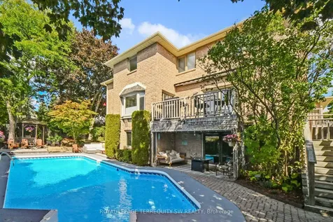 8 Chalmers Court Brampton ON L6Z 3G9