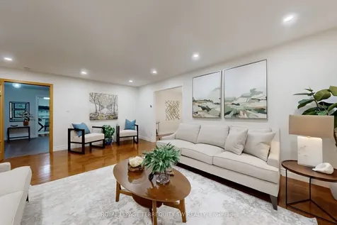 8 Chalmers Court Brampton ON L6Z 3G9
