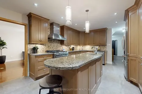 8 Chalmers Court Brampton ON L6Z 3G9