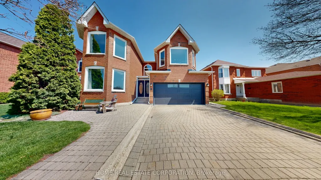 9 Laidlaw Avenue Brampton ON L6S 5W1