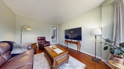 9 Laidlaw Avenue Brampton ON L6S 5W1