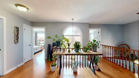 9 Laidlaw Avenue Brampton ON L6S 5W1