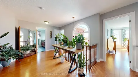 9 Laidlaw Avenue Brampton ON L6S 5W1