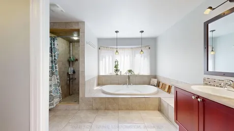 9 Laidlaw Avenue Brampton ON L6S 5W1