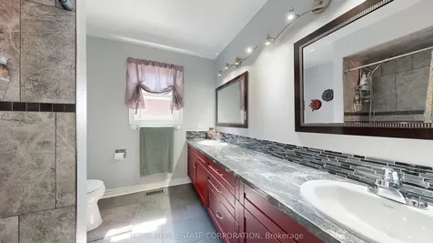 9 Laidlaw Avenue Brampton ON L6S 5W1