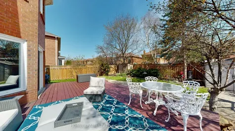 9 Laidlaw Avenue Brampton ON L6S 5W1