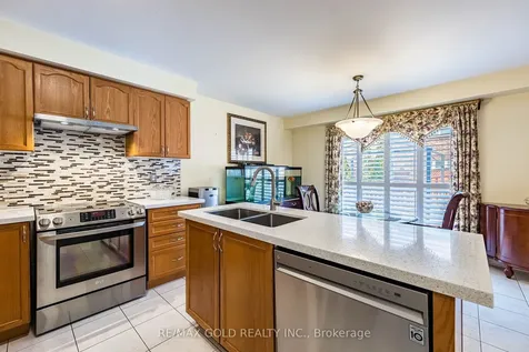 46 Mccrimmon Drive Brampton ON L7A 2Z5