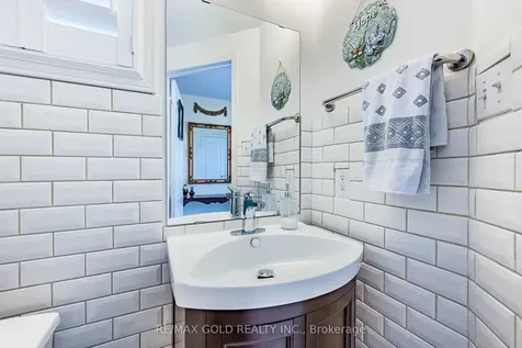 46 Mccrimmon Drive Brampton ON L7A 2Z5