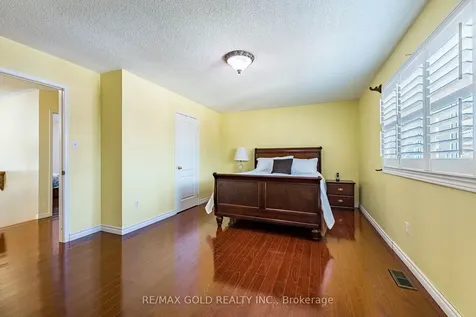 46 Mccrimmon Drive Brampton ON L7A 2Z5