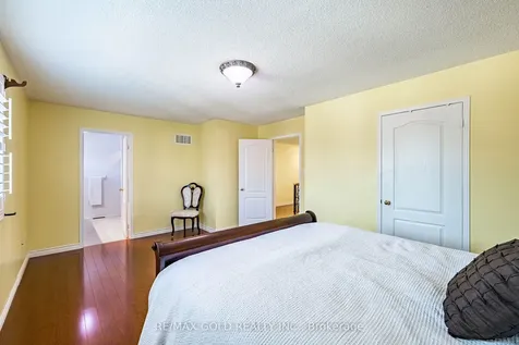 46 Mccrimmon Drive Brampton ON L7A 2Z5