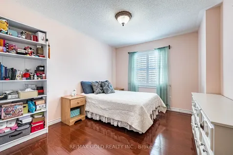 46 Mccrimmon Drive Brampton ON L7A 2Z5