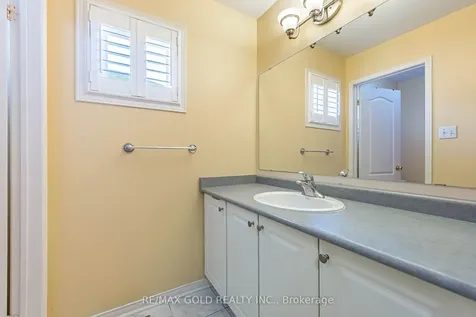 46 Mccrimmon Drive Brampton ON L7A 2Z5