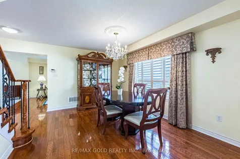 46 Mccrimmon Drive Brampton ON L7A 2Z5