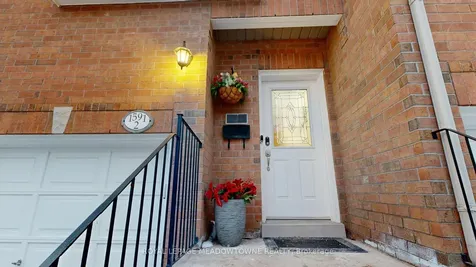 1591 South Parade Court Mississauga ON L5M 6G1