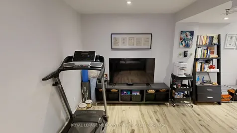 1591 South Parade Court Mississauga ON L5M 6G1