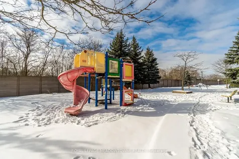 1591 South Parade Court Mississauga ON L5M 6G1