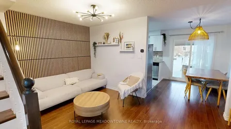 1591 South Parade Court Mississauga ON L5M 6G1