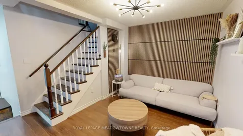 1591 South Parade Court Mississauga ON L5M 6G1