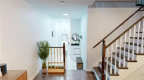 1591 South Parade Court Mississauga ON L5M 6G1