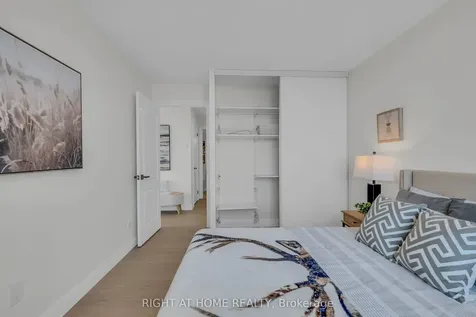 1140 Parkwest Place Mississauga ON L5E 3K9