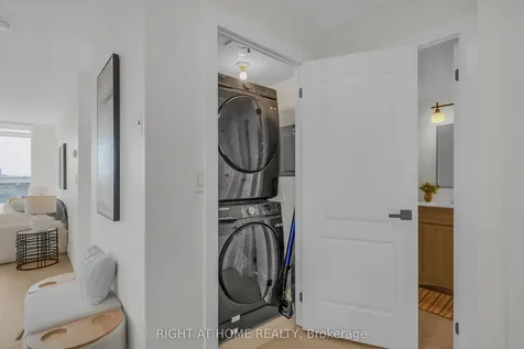 1140 Parkwest Place Mississauga ON L5E 3K9