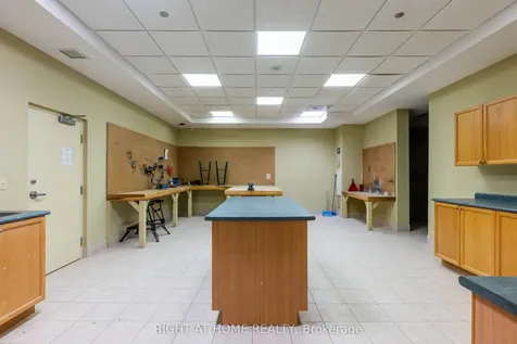1140 Parkwest Place Mississauga ON L5E 3K9