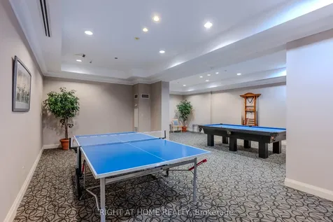 1140 Parkwest Place Mississauga ON L5E 3K9