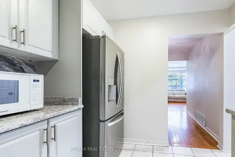 7260 Redfox Road Mississauga ON L4T 2L8