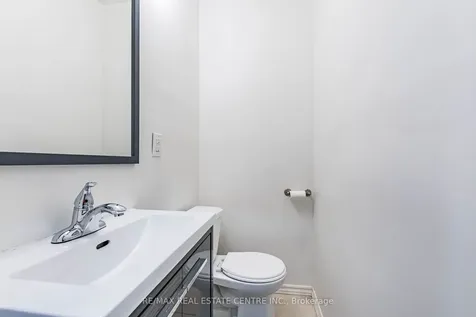 7260 Redfox Road Mississauga ON L4T 2L8