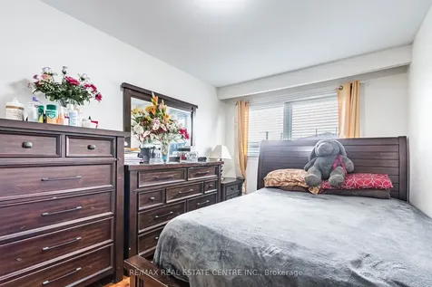 7260 Redfox Road Mississauga ON L4T 2L8