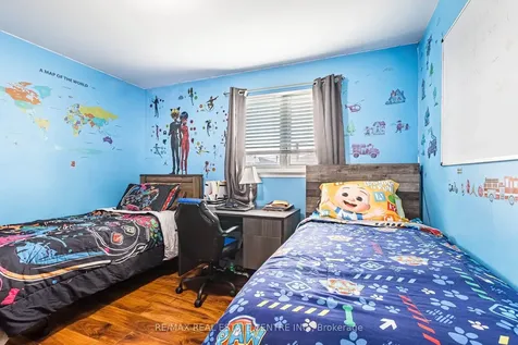 7260 Redfox Road Mississauga ON L4T 2L8