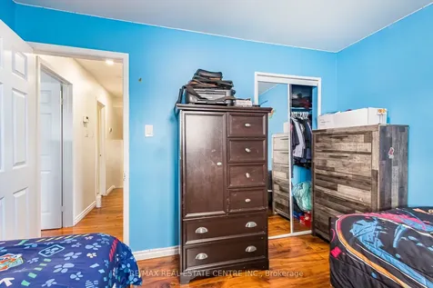 7260 Redfox Road Mississauga ON L4T 2L8