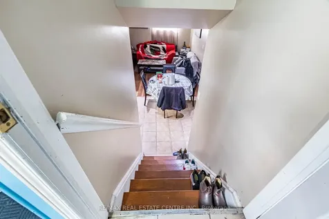 7260 Redfox Road Mississauga ON L4T 2L8