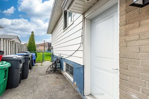 7260 Redfox Road Mississauga ON L4T 2L8