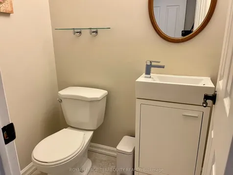 1328 Eddie Shain Drive Oakville ON L6J 7C9