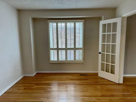 1328 Eddie Shain Drive Oakville ON L6J 7C9