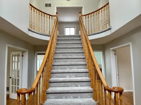 1328 Eddie Shain Drive Oakville ON L6J 7C9