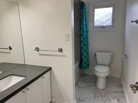 1328 Eddie Shain Drive Oakville ON L6J 7C9