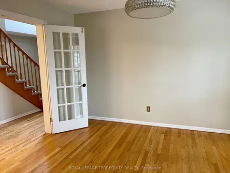 1328 Eddie Shain Drive Oakville ON L6J 7C9