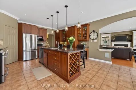 4266 Clubview Drive Burlington ON L7M 4X2
