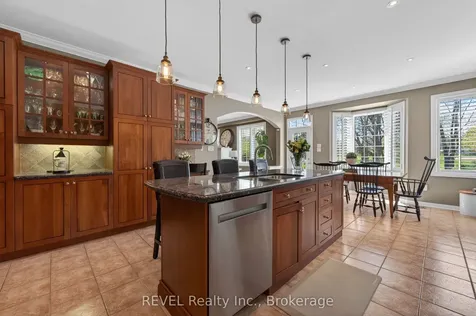 4266 Clubview Drive Burlington ON L7M 4X2